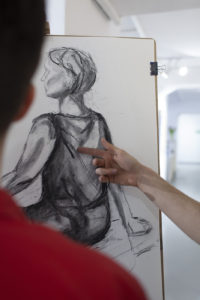 Rysunek, rysunek modela, kurs rysunku, postać, rysunek postaci, papier, węgiel, art form studio